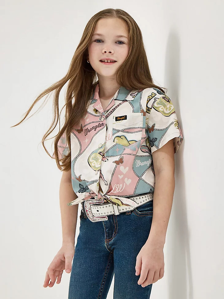 camisa de campamento con lazo frontal wrangler x lainey wilson para niña con estampado de semental salvaje