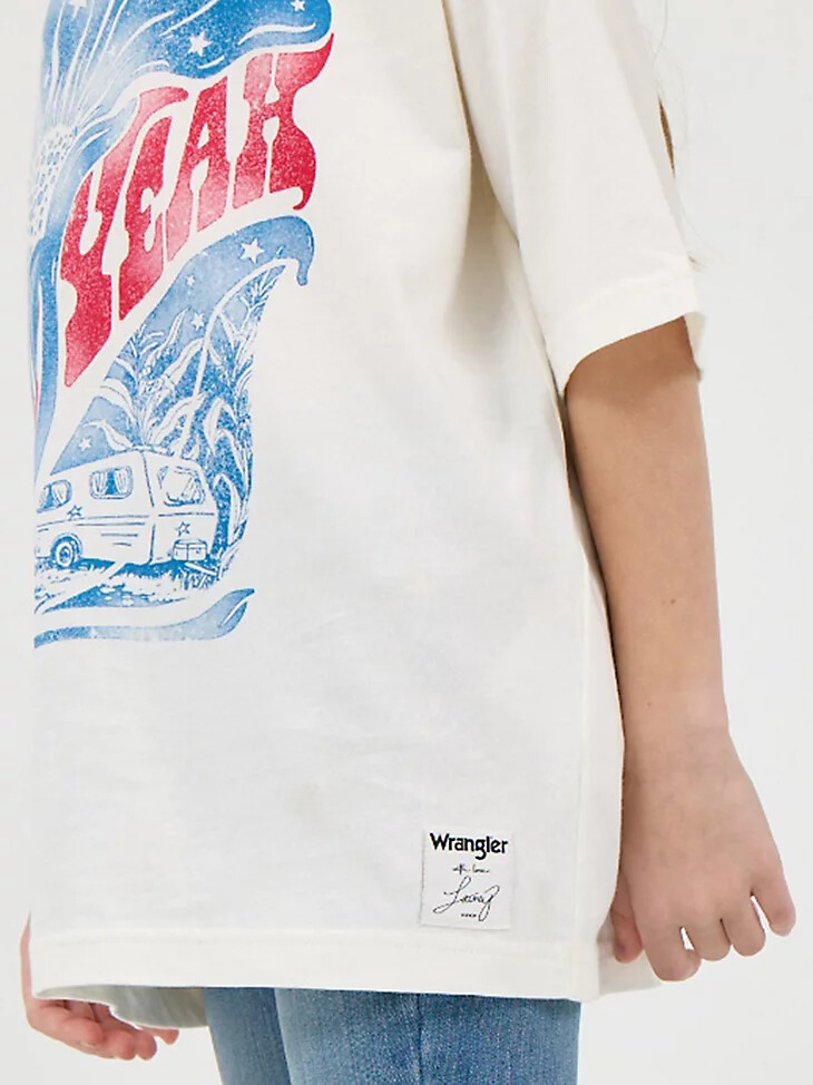 camiseta gráfica extragrande wrangler x lainey wilson para niña ¡claro que sí