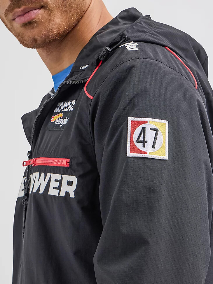 chaqueta anorak wrangler x hot wheels para hombre color negro