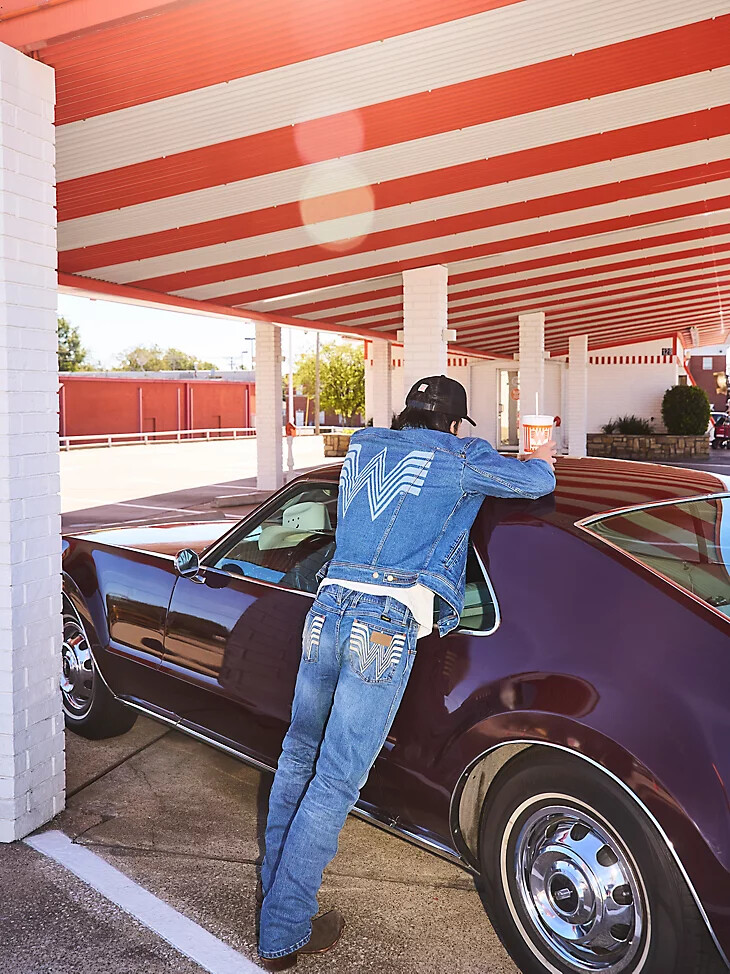 chaqueta vaquera láser wrangler x whataburger rodeo dust fade