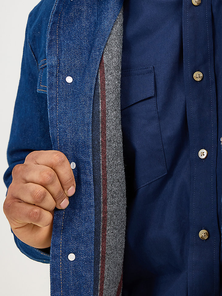 chaqueta vaquera wrangler con cuello de pana y forro de manta para hombre color índigo prelavado