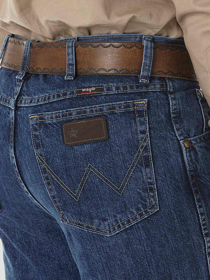 vaqueros ajustados wrangler pbr para hombre color piedra auténtica