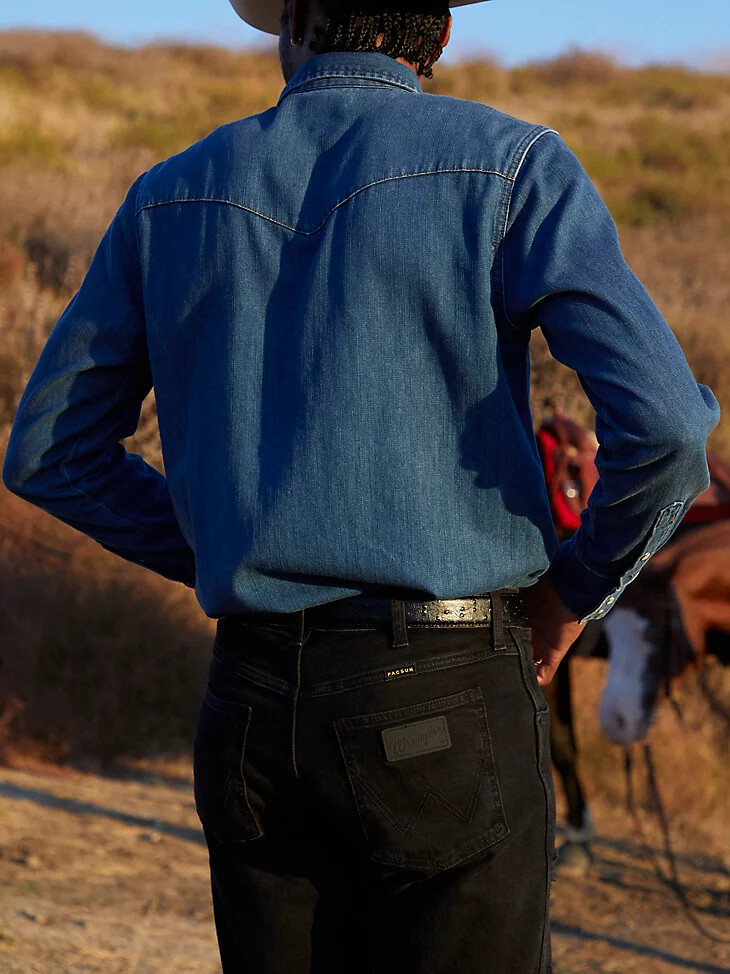 vaqueros ajustados de corte bota para hombre de wrangler x pacsun wagon tire
