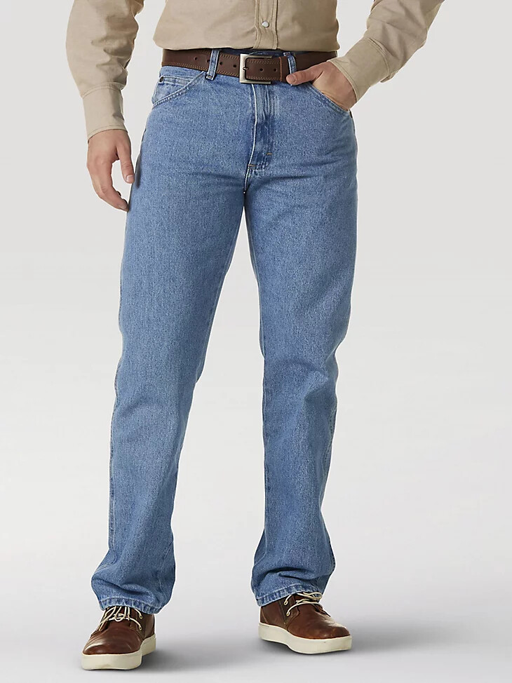 wrangler rugged wear jean de corte clásico con lavado rugoso