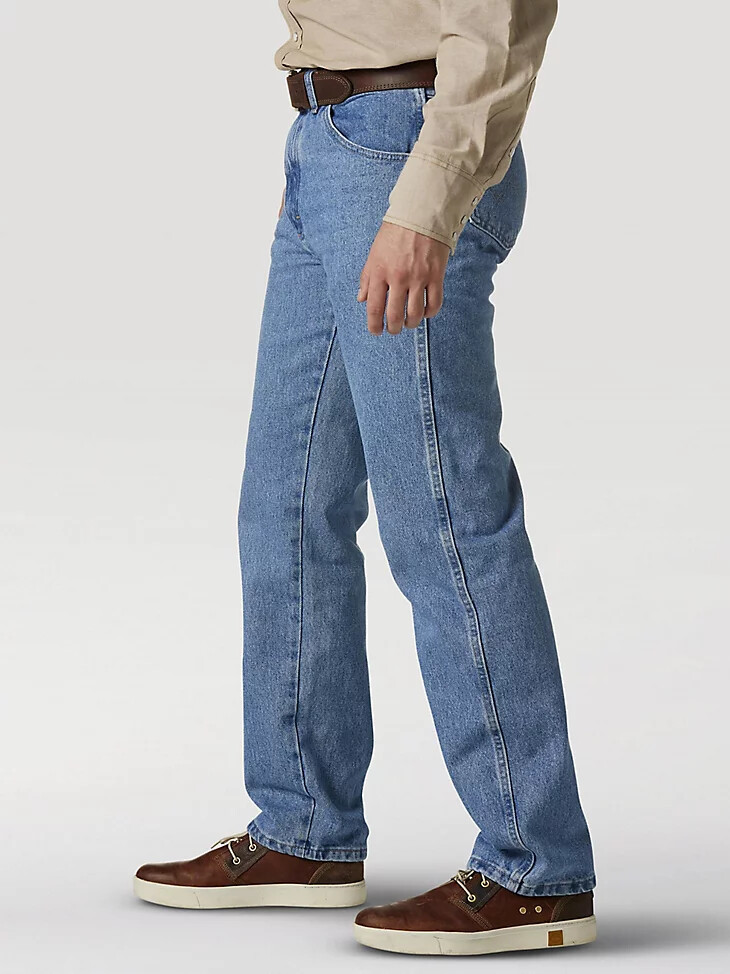 wrangler rugged wear jean de corte clásico con lavado rugoso