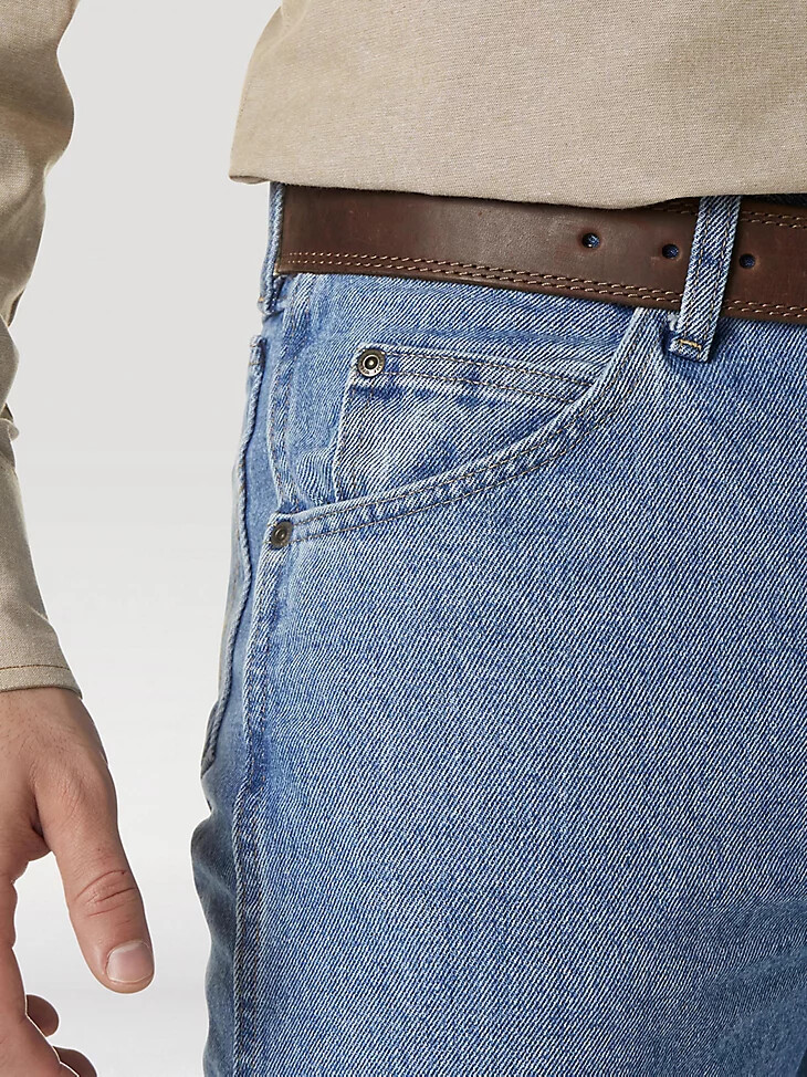 wrangler rugged wear jean de corte clásico con lavado rugoso
