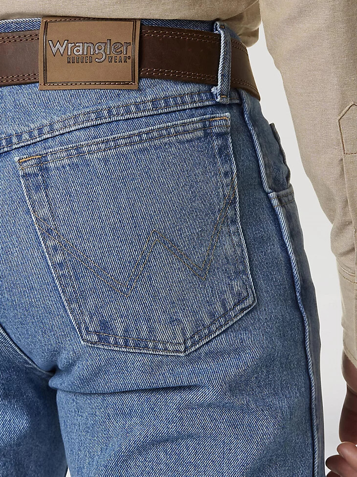 wrangler rugged wear jean de corte clásico con lavado rugoso