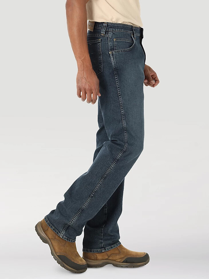 vaqueros de corte regular wrangler rugged wear performance series en índigo medio