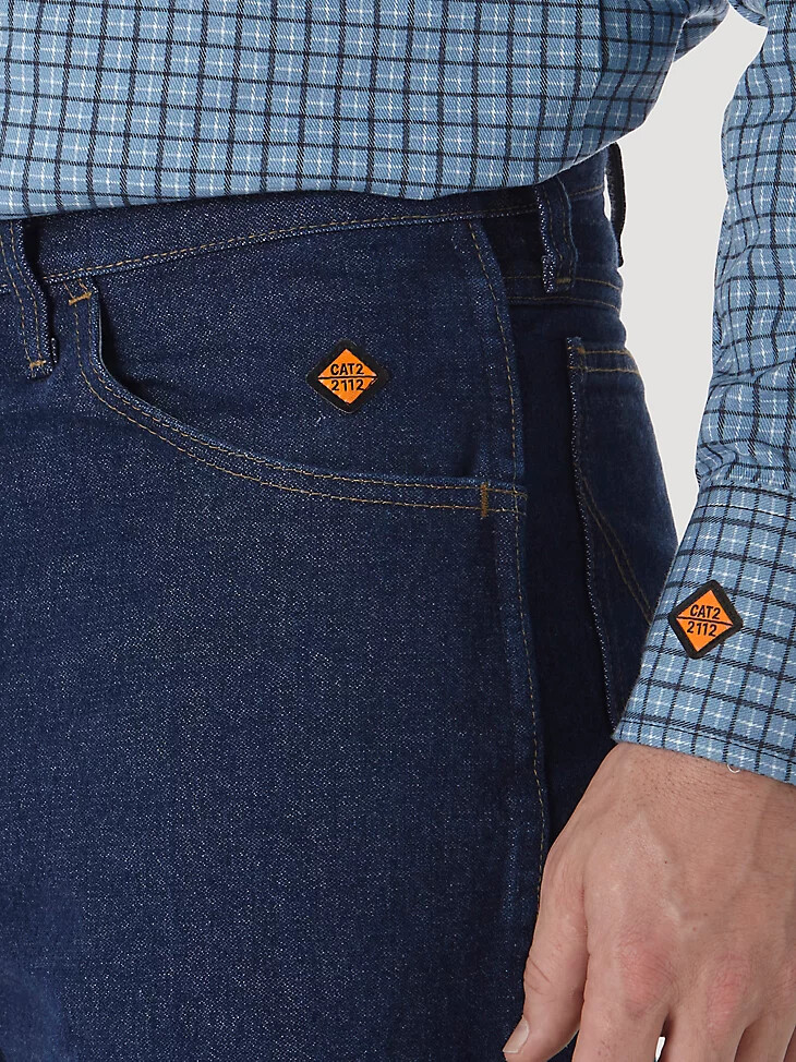 wrangler fr - jean de corte relajado resistente a las llamas prelavado