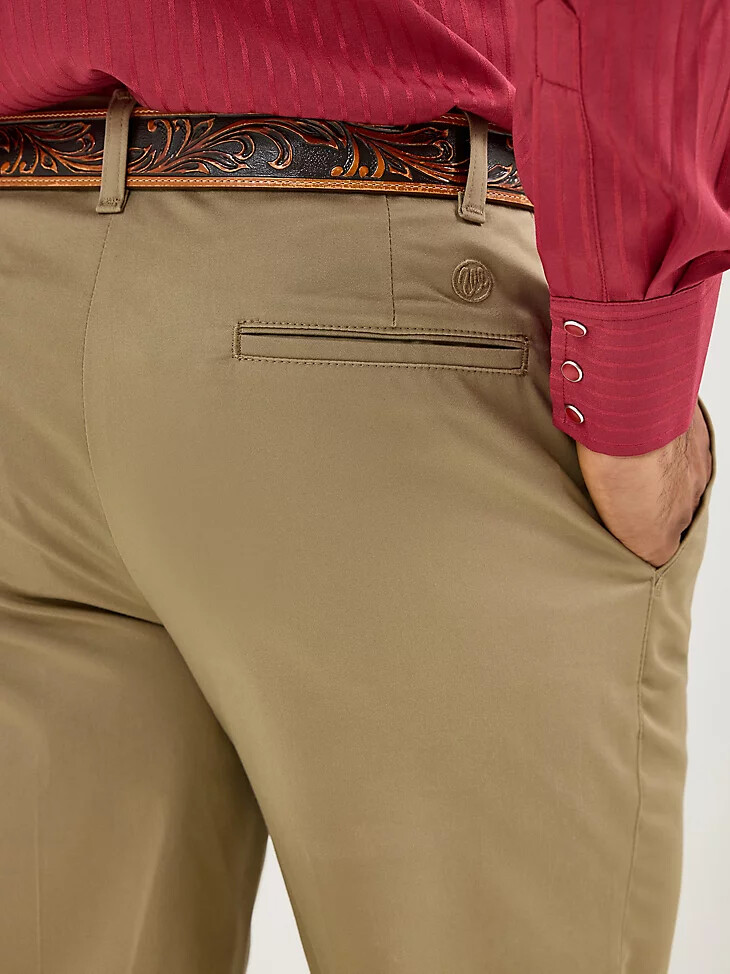 pantalones wrangler casuals de corte relajado con frente plano para hombre color caqui