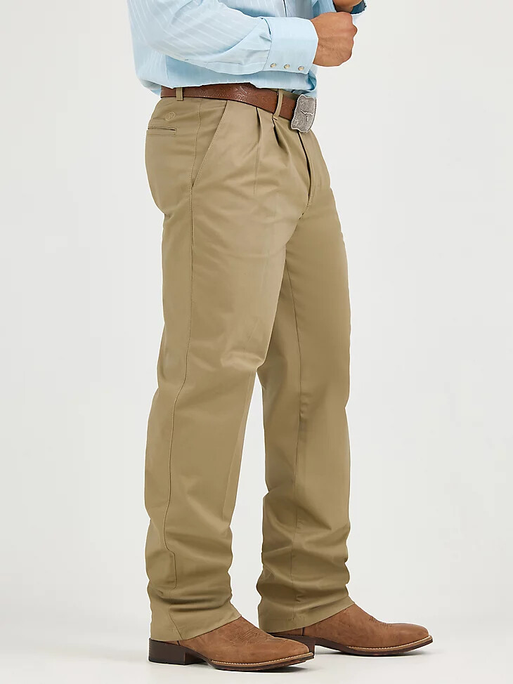 pantalones wrangler casuals de corte relajado con pliegues delanteros para hombre color caqui