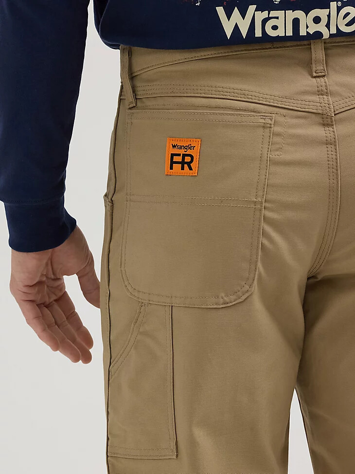 pantalón de carpintero riggs resistente al fuego wrangler fr color caqui