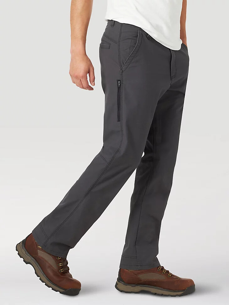 pantalón utilitario resistente para exteriores wrangler para hombre color antracita
