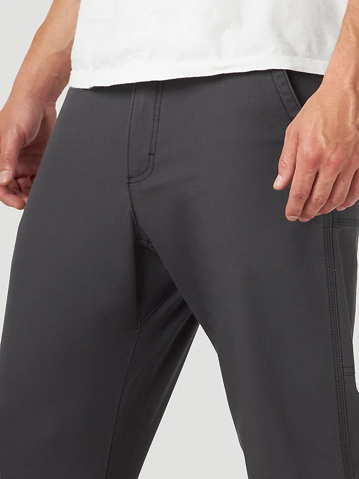 pantalón utilitario resistente para exteriores wrangler para hombre color antracita