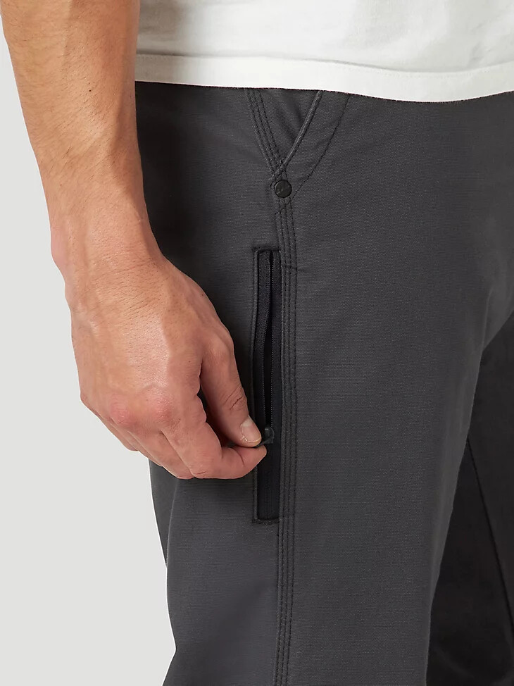 pantalón utilitario resistente para exteriores wrangler para hombre color antracita