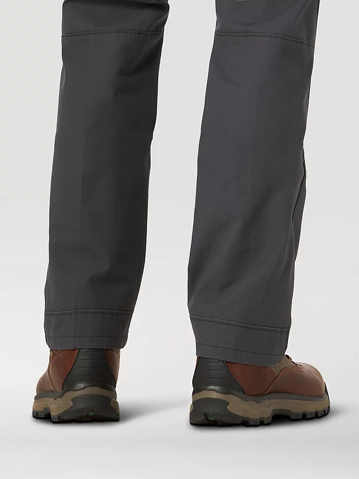 pantalón utilitario resistente para exteriores wrangler para hombre color antracita