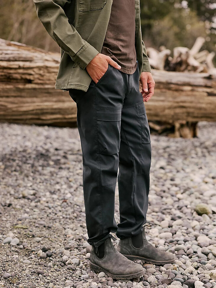 pantalón cargo relajado wrangler atg para hombre negro azabache