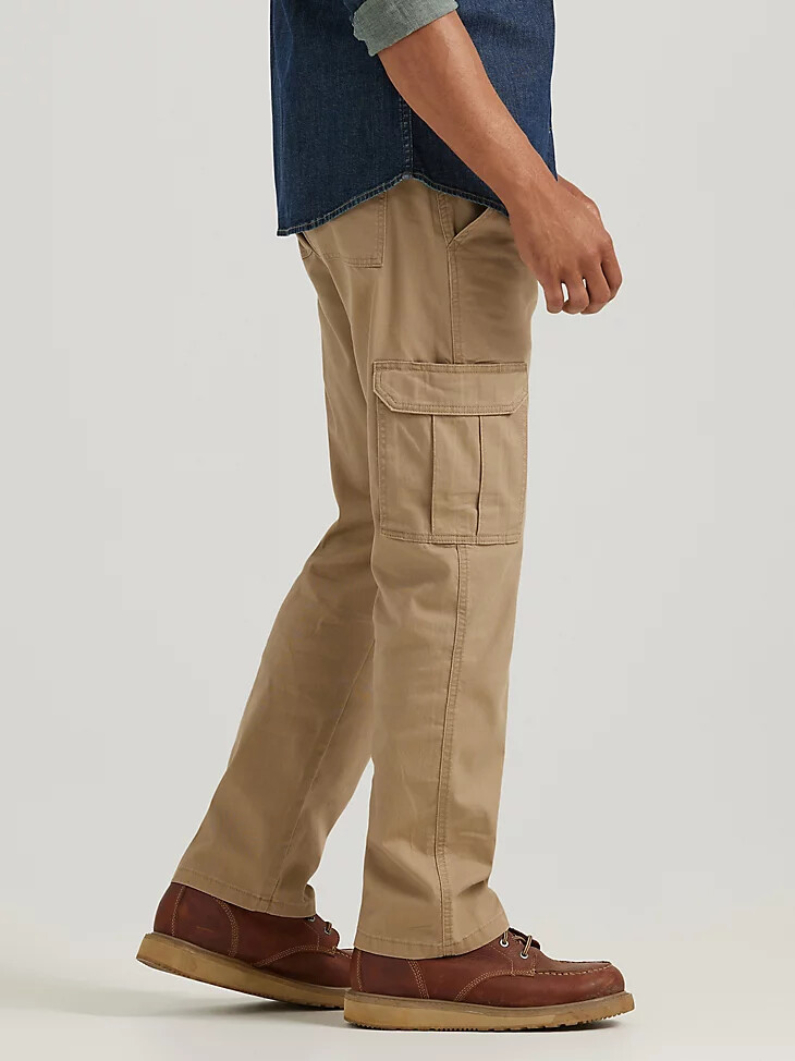 pantalón cargo wrangler comfort flex waist para hombre color grano