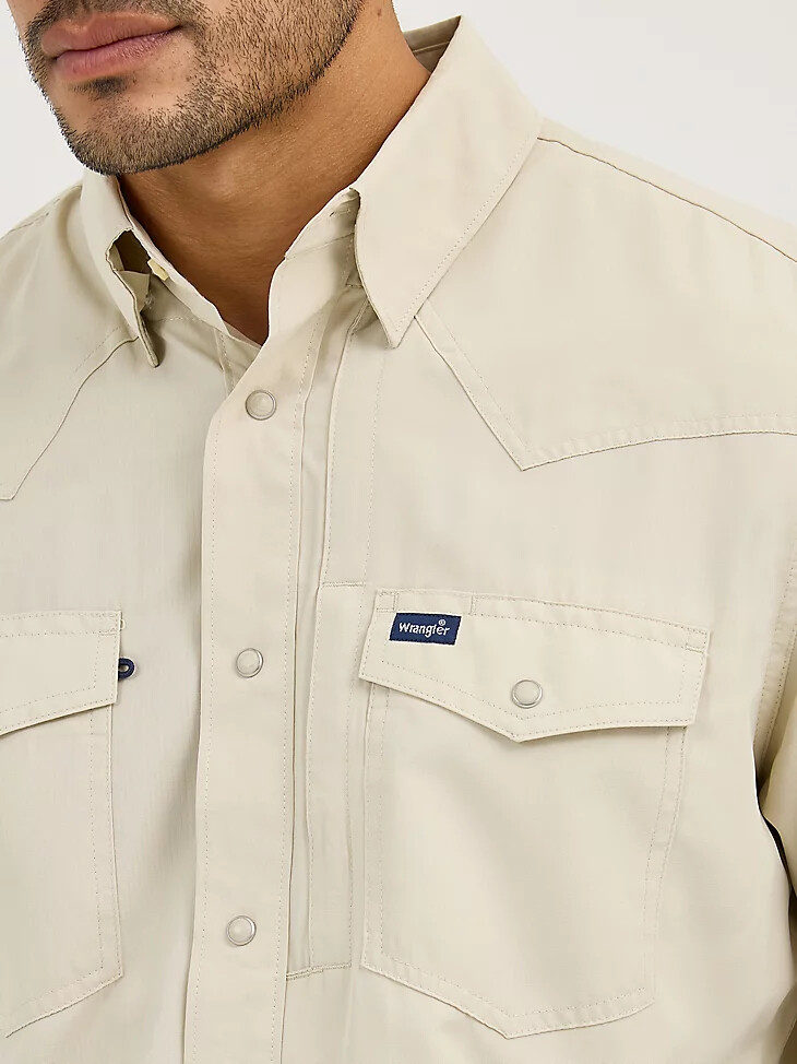 camisa wrangler performance snap de manga larga lisa para hombre color nublado