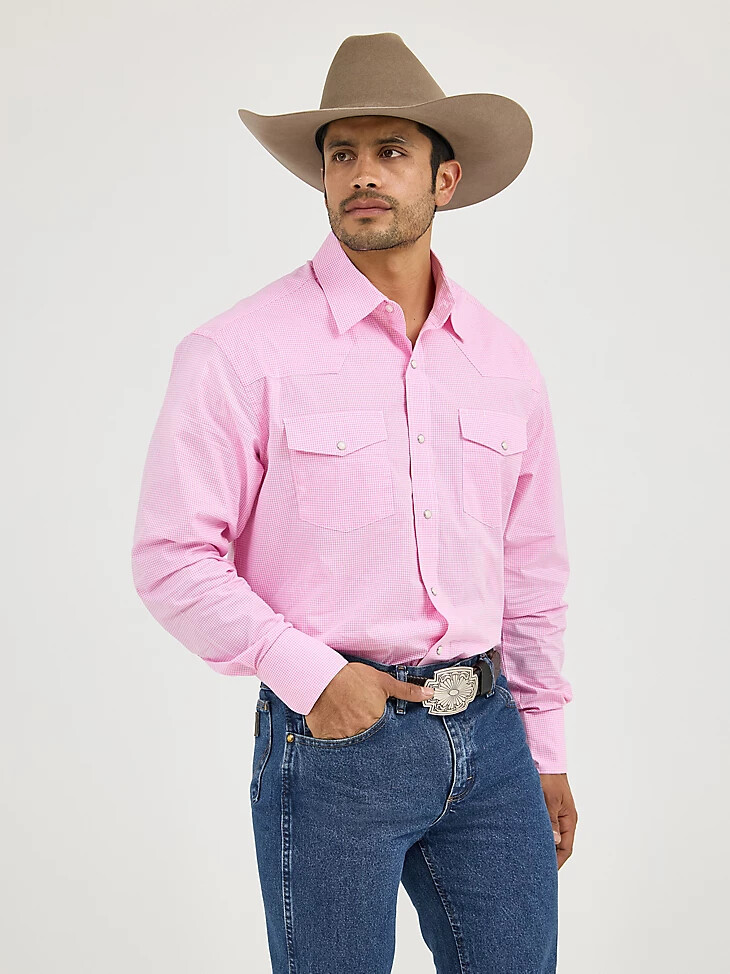 camisa vaquera wrangler bucking cancer con broche para hombre color fucsia y rosa