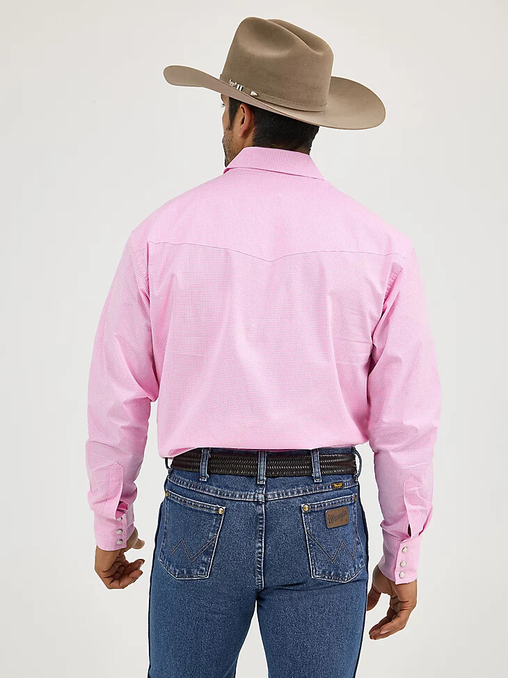 camisa vaquera wrangler bucking cancer con broche para hombre color fucsia y rosa