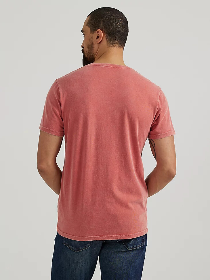 camiseta gráfica de concierto foreigner para hombre en rojo mineral