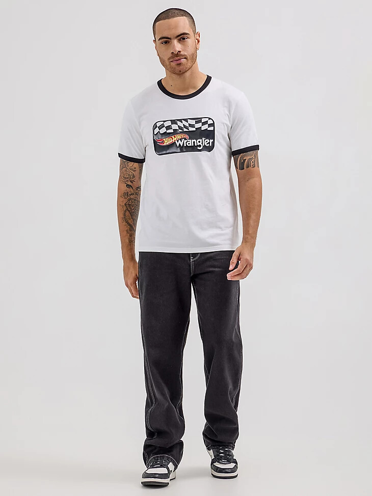 camiseta con logo de wrangler x hot wheels para hombre color blanco brillante