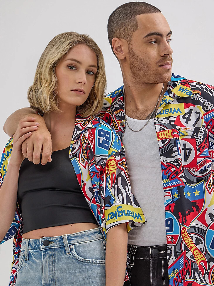 camisa de recuerdo para hombre wrangler x hot wheels multicolor
