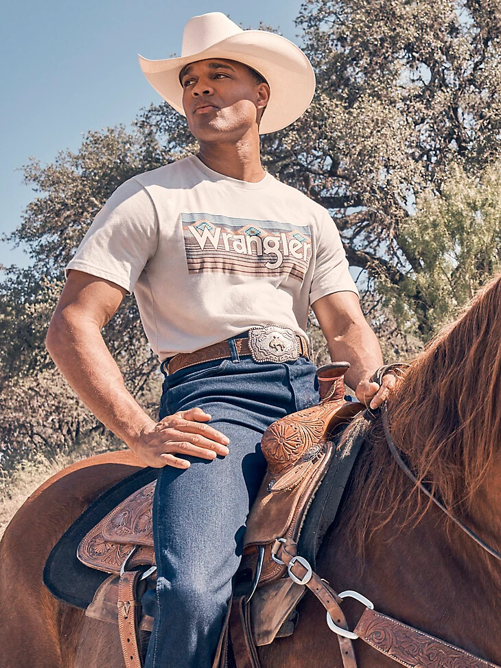 camiseta gráfica con el logotipo wrangler southwestern para hombre color blanco roto