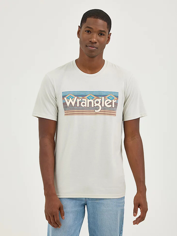 camiseta gráfica con el logotipo wrangler southwestern para hombre color blanco roto