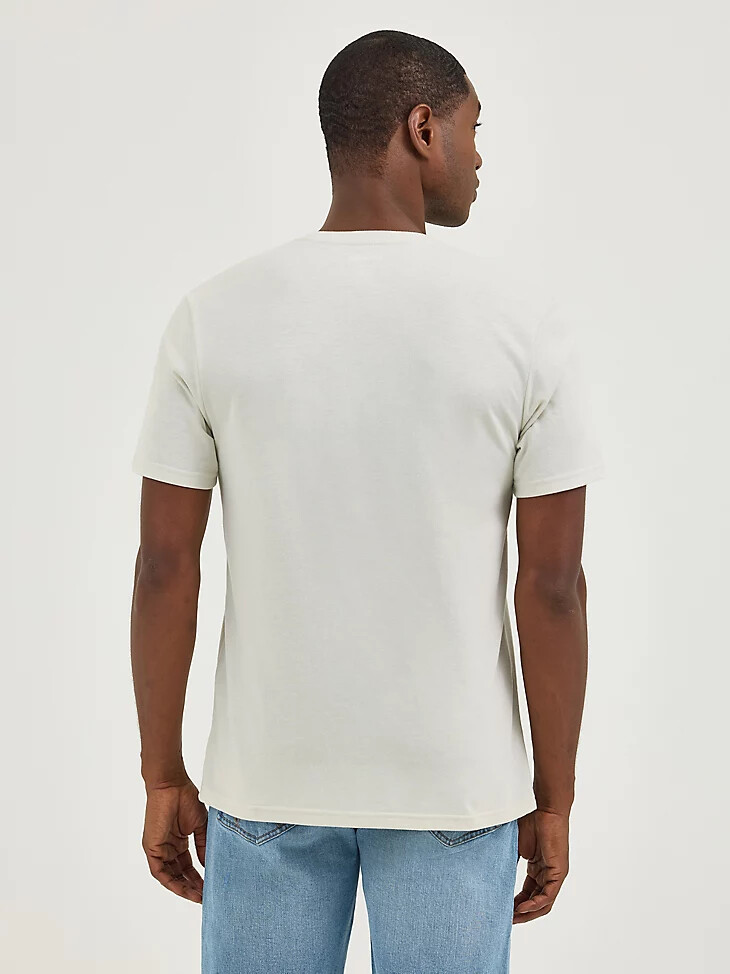 camiseta gráfica con el logotipo wrangler southwestern para hombre color blanco roto