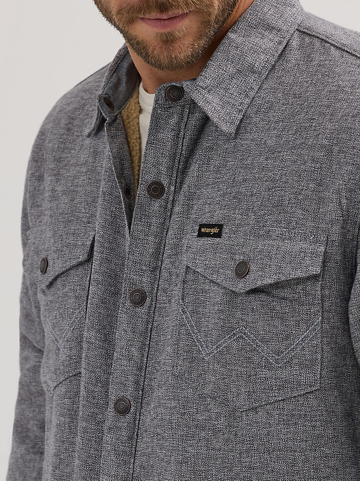 chaqueta estilo camisa jaspeada con forro de sherpa para hombre color obsidiana