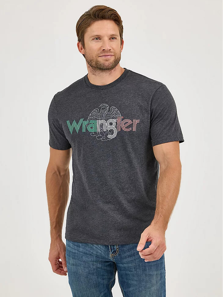 camiseta wrangler con el logotipo de la bandera de méxico en color caviar jaspeado
