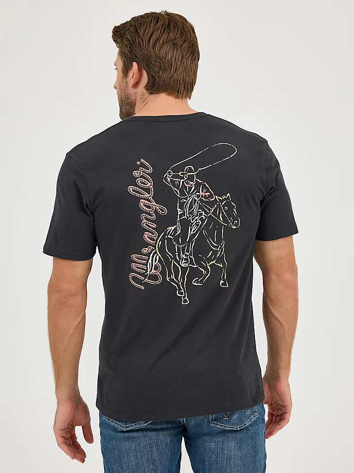 camiseta wrangler con gráfico en la espalda para hombre color negro azabache