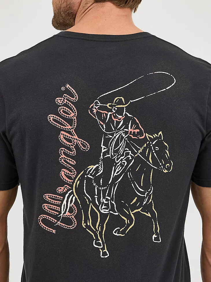 camiseta wrangler con gráfico en la espalda para hombre color negro azabache