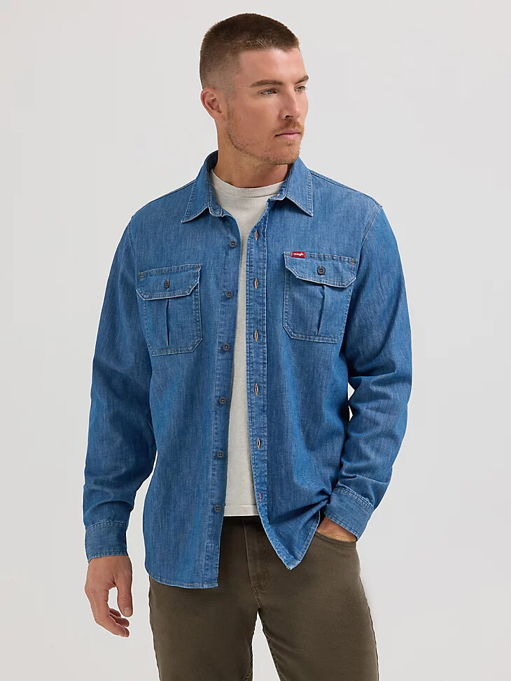 camisa elástica de corte relajado para hombre lavado medio