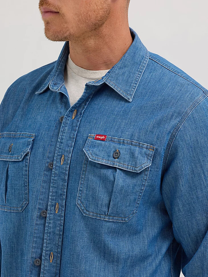 camisa elástica de corte relajado para hombre lavado medio