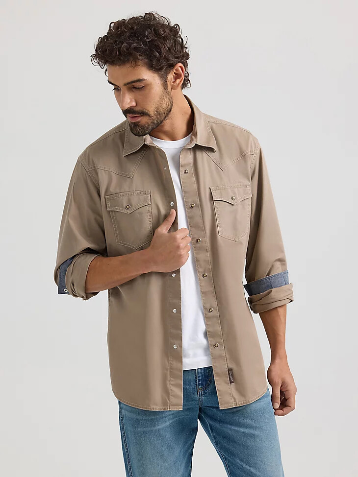 camisa wrangler retro premium western con broches lisos en color topo para hombre