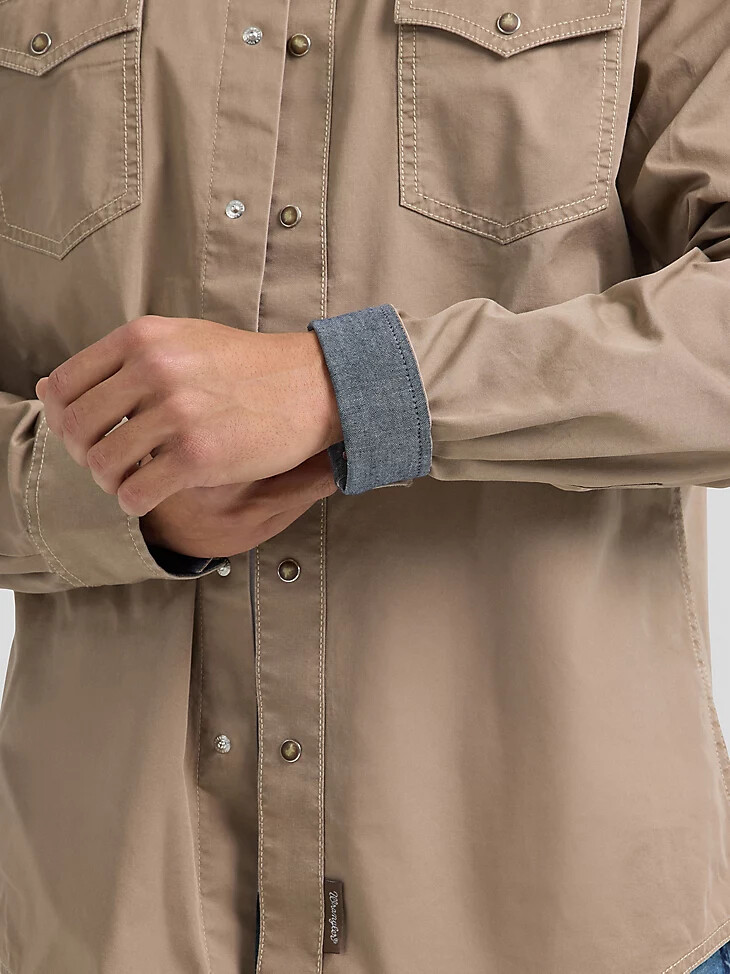 camisa wrangler retro premium western con broches lisos en color topo para hombre
