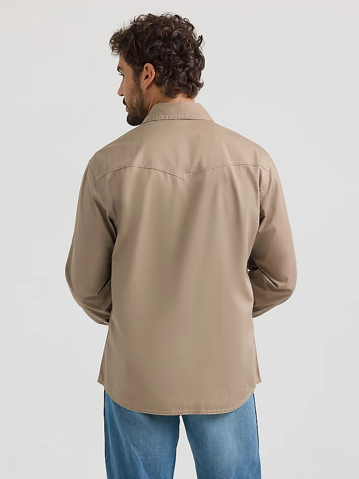 camisa wrangler retro premium western con broches lisos en color topo para hombre