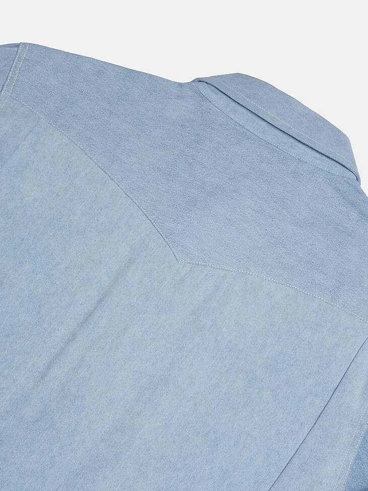 camisa wrangler x beyond retro heritage con lavado claro