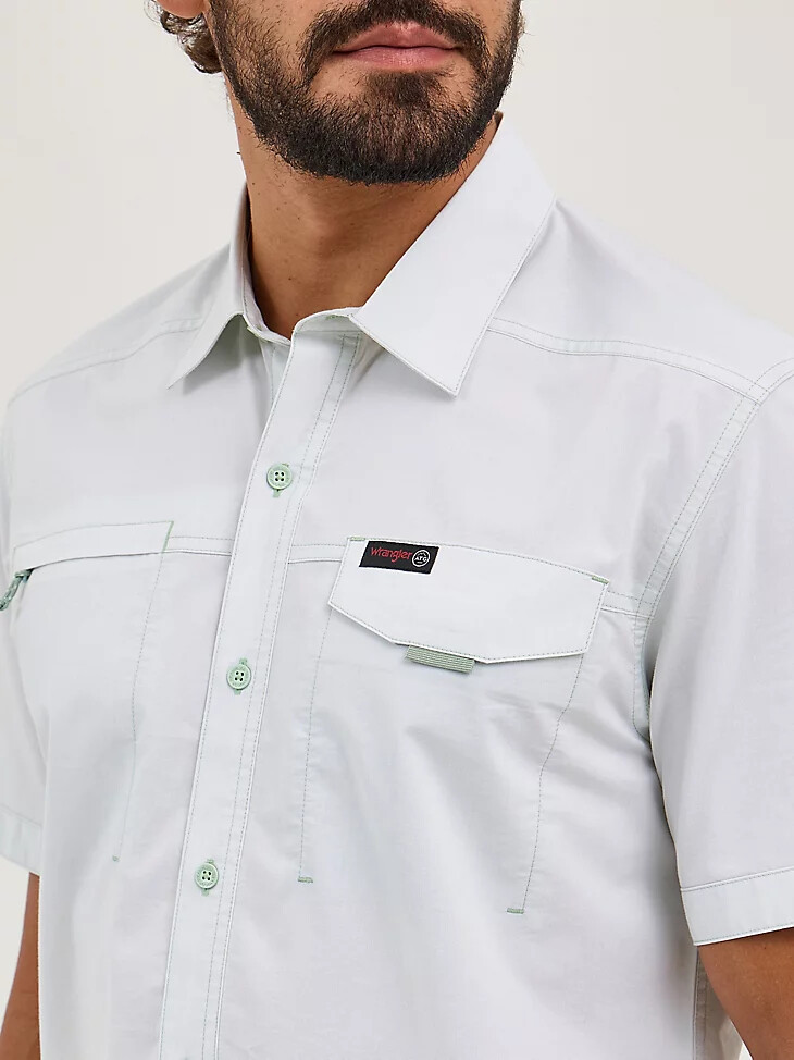 camisa wrangler atg cedar con bolsillo y cremallera para hombre color verde limo