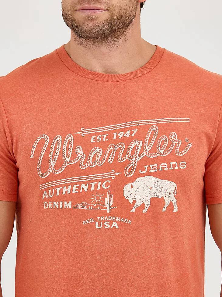 camiseta gráfica con emblema de cuerda wrangler para hombre sienna bison