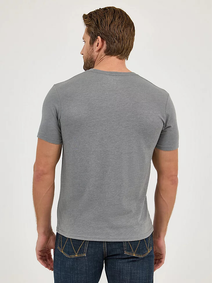 camiseta con logotipo americano de wrangler para hombre gris occidental