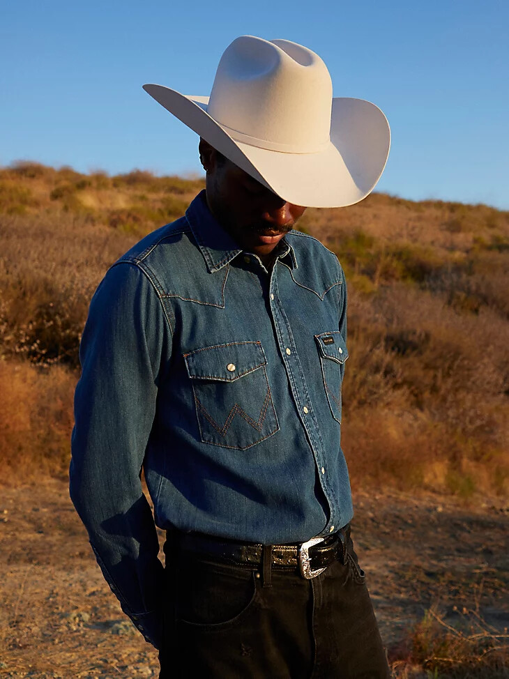 camisa vaquera wrangler x pacsun para hombre con lavado vaquero