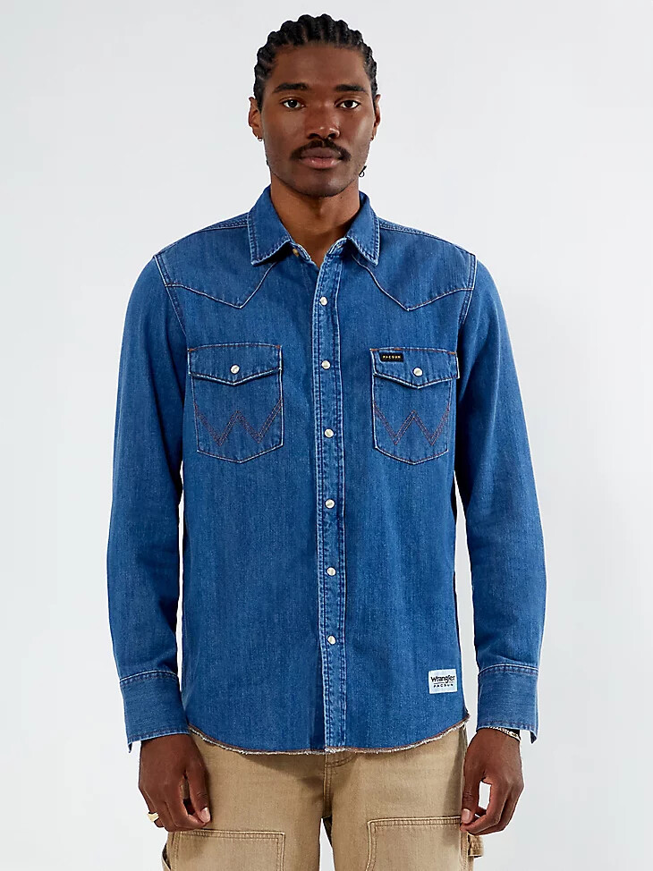 camisa vaquera wrangler x pacsun para hombre con lavado vaquero