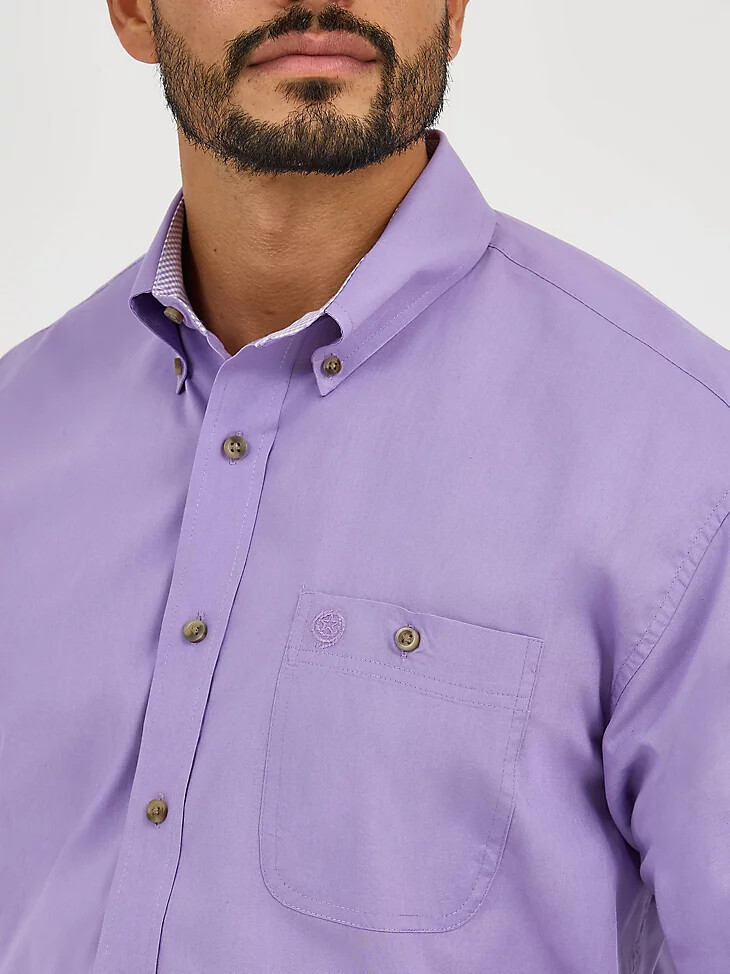camisa abotonada de un bolsillo liso wrangler george strait en violeta