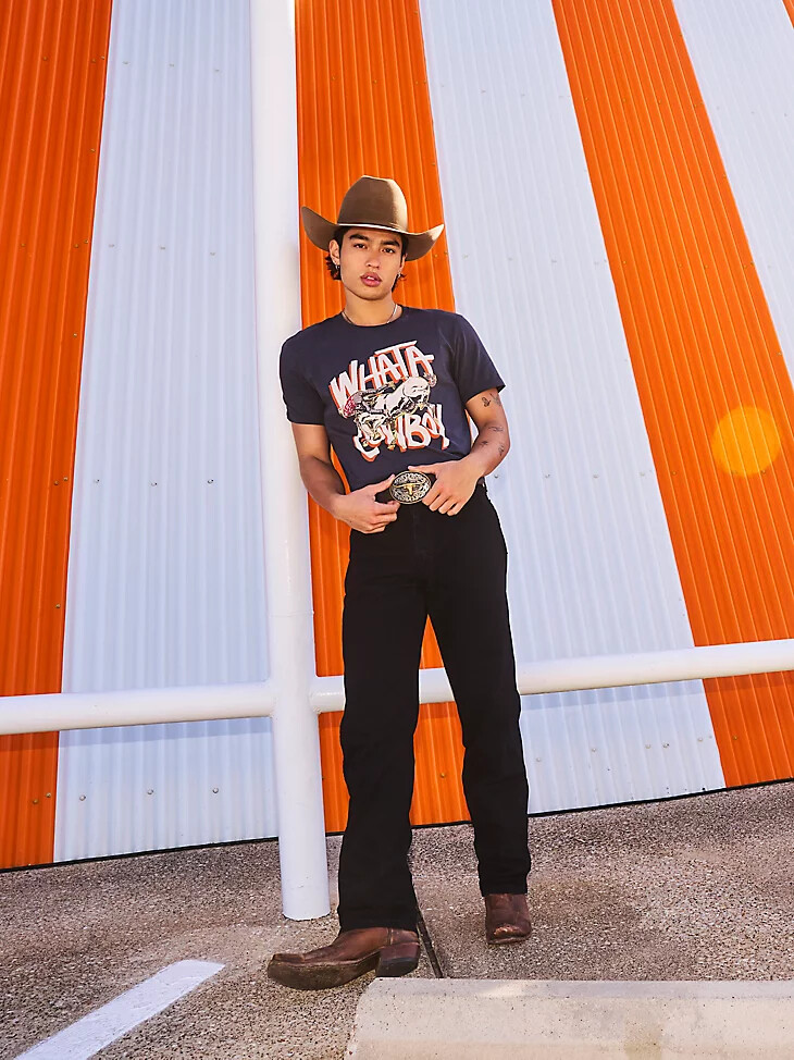 camiseta gráfica vaquera wrangler x whataburger para hombre color negro descolorido