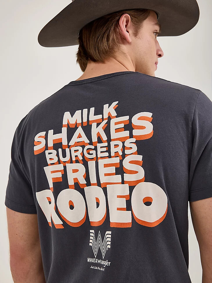 camiseta gráfica vaquera wrangler x whataburger para hombre color negro descolorido