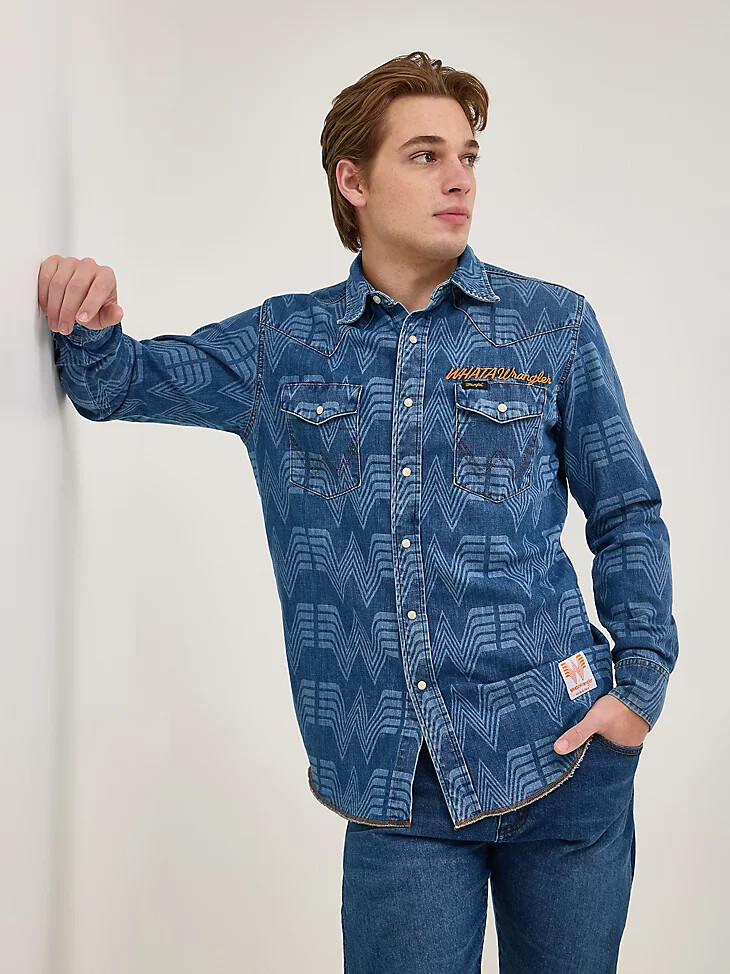 camisa con estampado occidental wrangler x whataburger con lavado vaquero